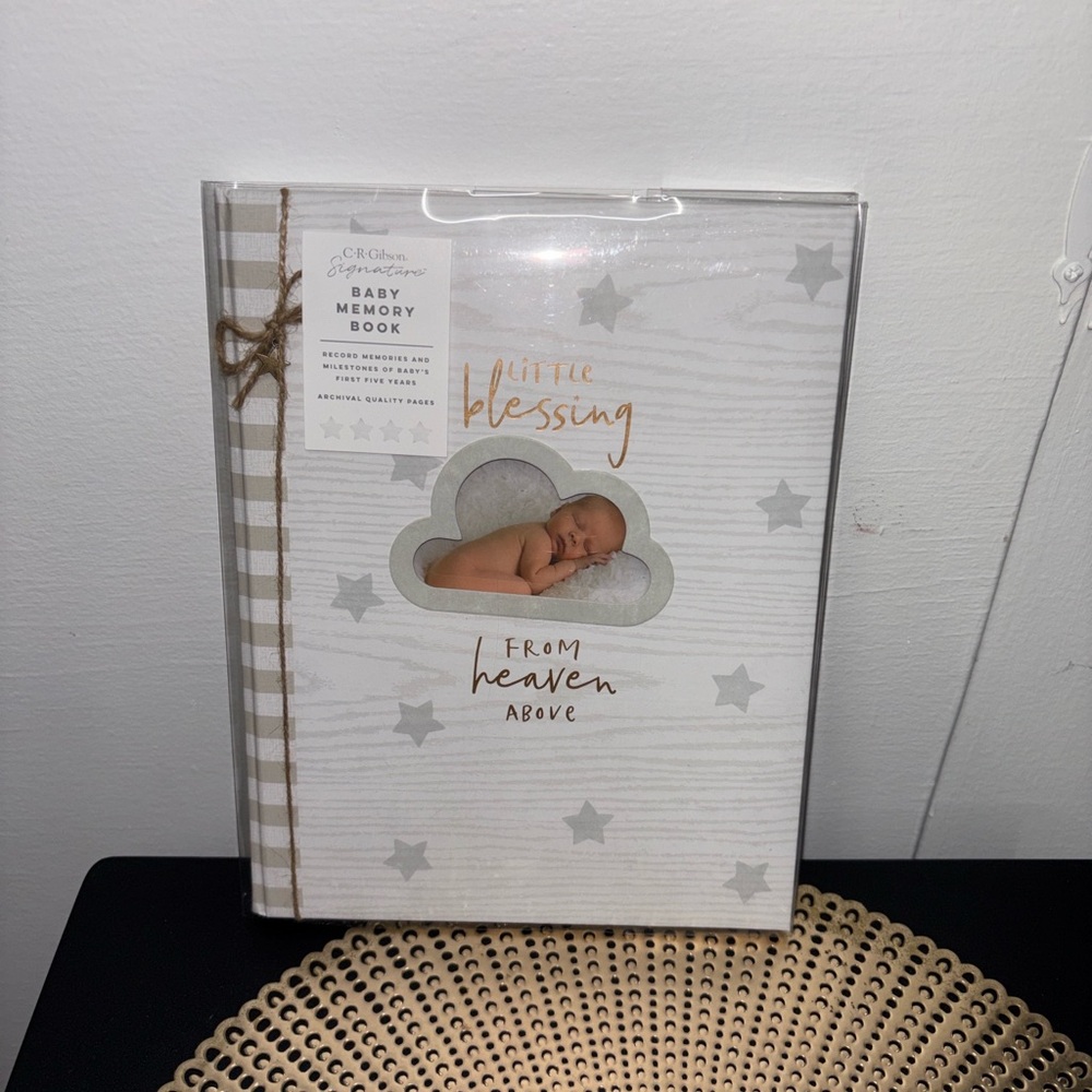 Baby Memory Book - Picture 10 of 13